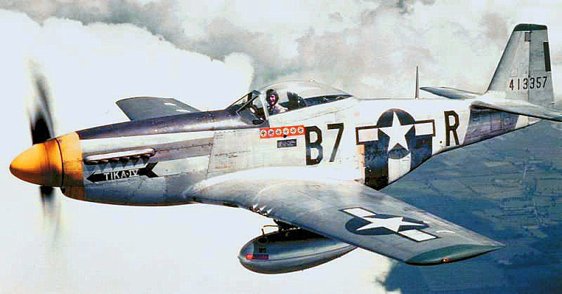 Illustration for article titled P-51 Mustang Collides and Crashes Over England
